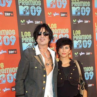Tommy Lee, Sofia Toufa in 2009 MTV Latin VMAs - Arrivals