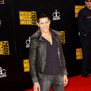 Alex Meraz in 2009 American Music Awards - Arrivals