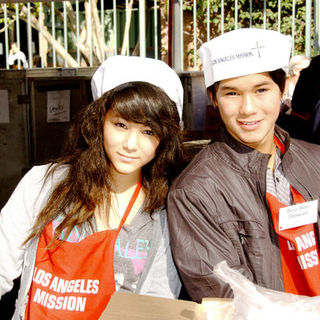 BooBoo Stewart in 2009 Christmas Eve at The Los Angeles Mission