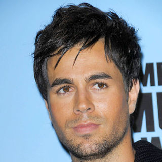 Enrique Iglesias in 2008 American Music Awards - Press Room