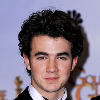 Kevin Jonas, Jonas Brothers in 66th Annual Golden Globes - Press Room