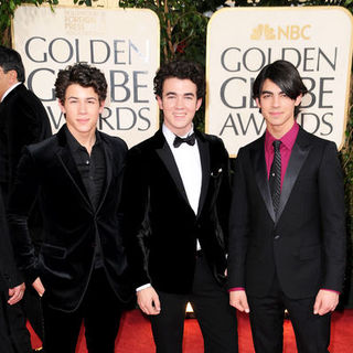 Jonas Brothers in 66th Annual Golden Globes - Arrivals