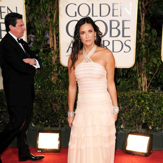 Demi Moore in 66th Annual Golden Globes - Arrivals