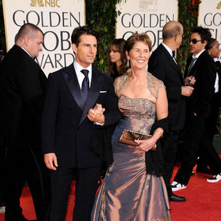 66th Annual Golden Globes - Arrivals