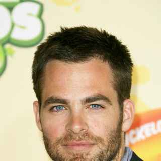 Chris Pine in Nickelodeon's 2009 Kids' Choice Awards - Arrivals