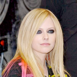 Avril Lavigne in Avril Lavigne CD Signing Virgin Records Hollywood