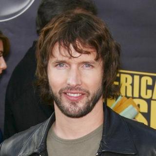 James Blunt in 2007 American Music Awards - Red Carpet