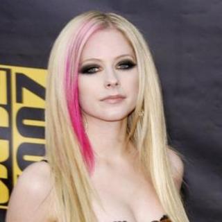 Avril Lavigne in 2007 American Music Awards - Red Carpet