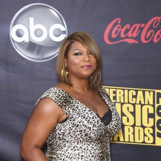 Queen Latifah in 2007 American Music Awards - Red Carpet