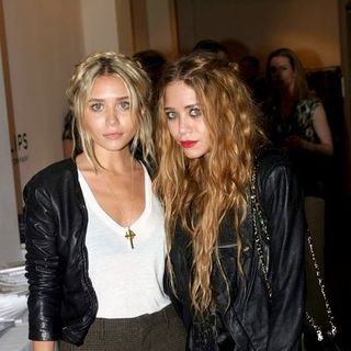 Mary-Kate Olsen, Ashley Olsen in 7th Annual Free Arts NYC Art and Photography Benefit Auction
