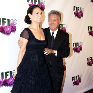 Dustin Hoffman, Lisa Gottsegen in 37th Annual FIFI Awards - Arrivals