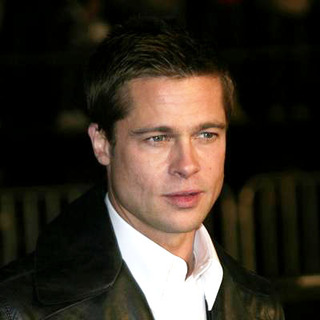 Brad Pitt in Ocean's Twelve Los Angeles Premiere - Arrivals