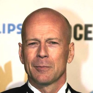 Bruce Willis in Ocean's Twelve Los Angeles Premiere - Arrivals