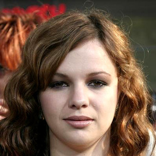 Amber Tamblyn in Sisterhood of the Traveling Pants - Red Carpet