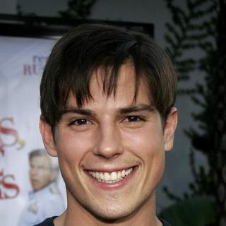 Sean Faris in Yours, Mine and Ours World Premiere - Arrivals