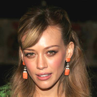 Hilary Duff in Cheaper By The Dozen 2 World Premiere