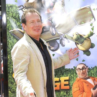 Garry Shandling in Over The Hedge Los Angeles Premiere