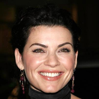Julianna Margulies in Snakes on a Plane Los Angeles Premiere