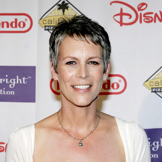 Jamie Lee Curtis in 2007 Starlight Starbright Children's Foundation Gala