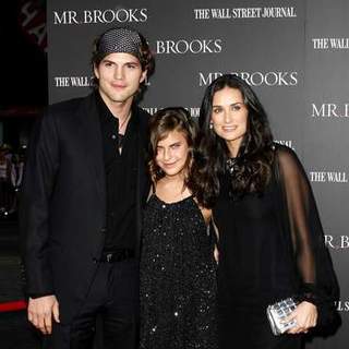Demi Moore, Ashton Kutcher in Mr. Brooks Los Angeles Premiere