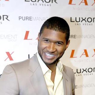 Usher Hosts an Evening at LAX Nightclub in Las Vegas - November 3, 2007