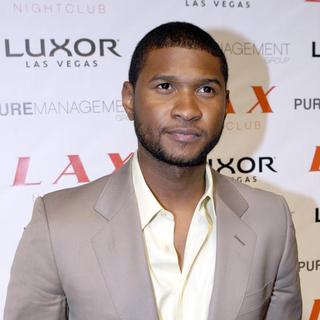 Usher Hosts an Evening at LAX Nightclub in Las Vegas - November 3, 2007