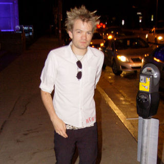 Deryck Whibley in Deryck Whibley Arriving at BOA Steakhouse in West Hollywood on August 27, 2009