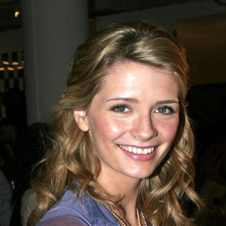Mischa Barton in Mischa Barton In-Store Appearance at Macy's to Promote Keds