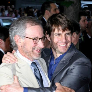 Tom Cruise, Steven Spielberg in The War of the Worlds New York Premiere - Arrivals