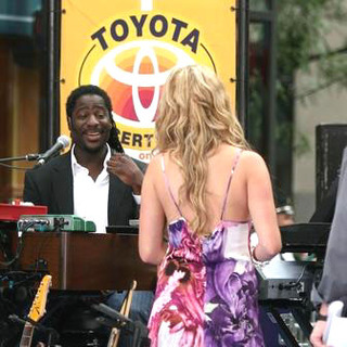 Joss Stone in Joss Stone Performs on the 2005 Today Show Summer Concert Series