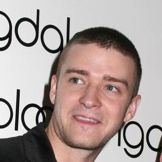 Justin Timberlake in Justin Timberlake Celebrates His New Clothing Line At Bloomingdale's