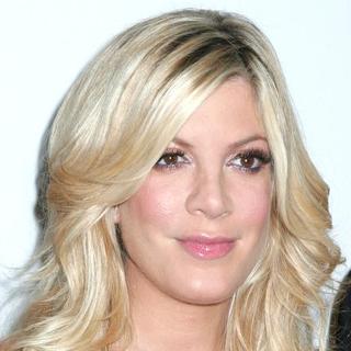 Tori Spelling in Gen Art Presents the Lipton Pyramid Teas Launch