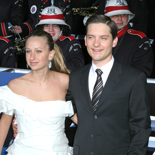 Tobey Maguire, Jennifer Meyer in Spider-Man 3 Movie Premiere - New York City - Arrivals