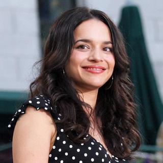 Norah Jones Performs on ABC's Good Morning America - July 6, 2007