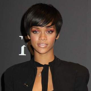Rihanna in Rihanna Launches Umbrella Line From Totes at Macy's in New York City