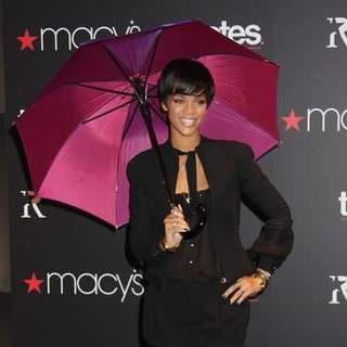 Rihanna in Rihanna Launches Umbrella Line From Totes at Macy's in New York City