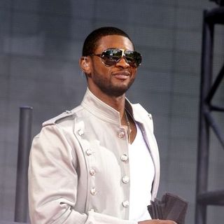 Usher Performs on ABC's "Good Morning America" at Bryant Park in New York on May 30, 2008