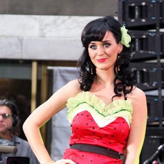 Katy Perry in NBC's Today Show Morning Concert Series - Katy Perry Performs - August 29, 2008