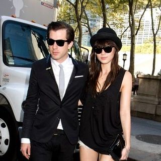 Mark Ronson, Daisy Lowe in Mercedes-Benz Fashion Week Spring 2009 - Day 4 - Outside Arrivals