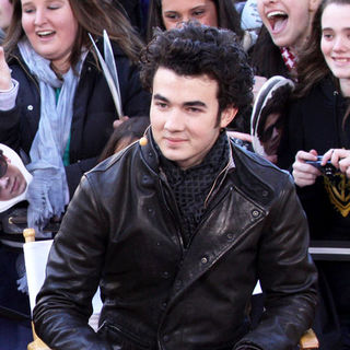 Kevin Jonas, Jonas Brothers in The CBS Early Show - February 14, 2009 - Show