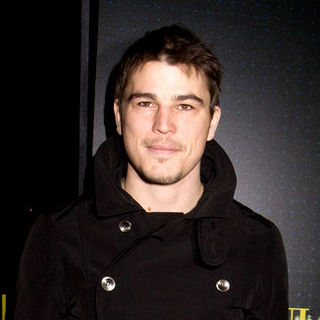 Josh Hartnett in Armani/5th Avenue Store Grand Opening Celebration - Arrivals