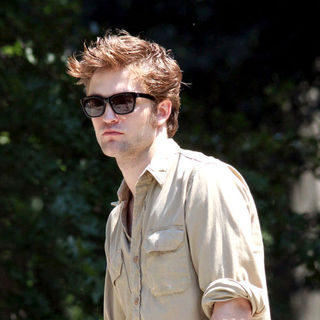 Robert Pattinson Filming "Remember Me" in Central Park on June 30, 2009