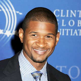 Usher in 2009 Clinton Global Initiative - Day 2 - "An Evening at MOMA" - Arrivals