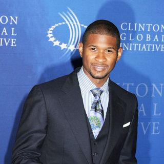 Usher in 2009 Clinton Global Initiative - Day 2 - "An Evening at MOMA" - Arrivals