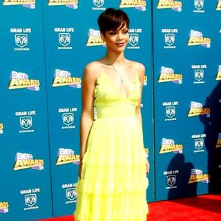 Rihanna in BET Awards 2008 - Arrivals