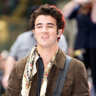 Kevin Jonas, Jonas Brothers in Jonas Brothers in Concert on NBC's "Today Show" - June 19, 2009