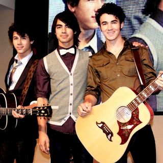 The Jonas Brothers in Concert to Promote Their New Album at HMV - June 27, 2008