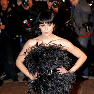 Sofia Essaidi in NRJ Music Awards 2009 - Arrivals