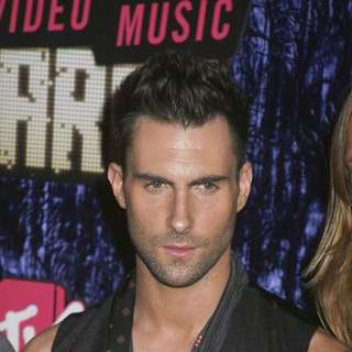 Adam Levine, Maroon 5 in 2007 MTV Video Music Awards - Red Carpet