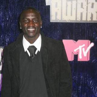 Akon in 2007 MTV Video Music Awards - Red Carpet